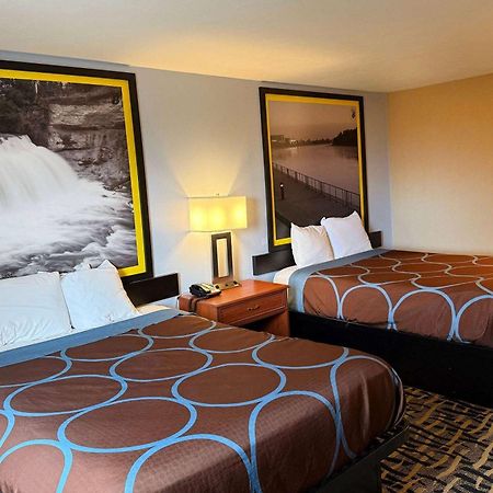Super 8 By Wyndham Cozad Hotel Bagian luar foto