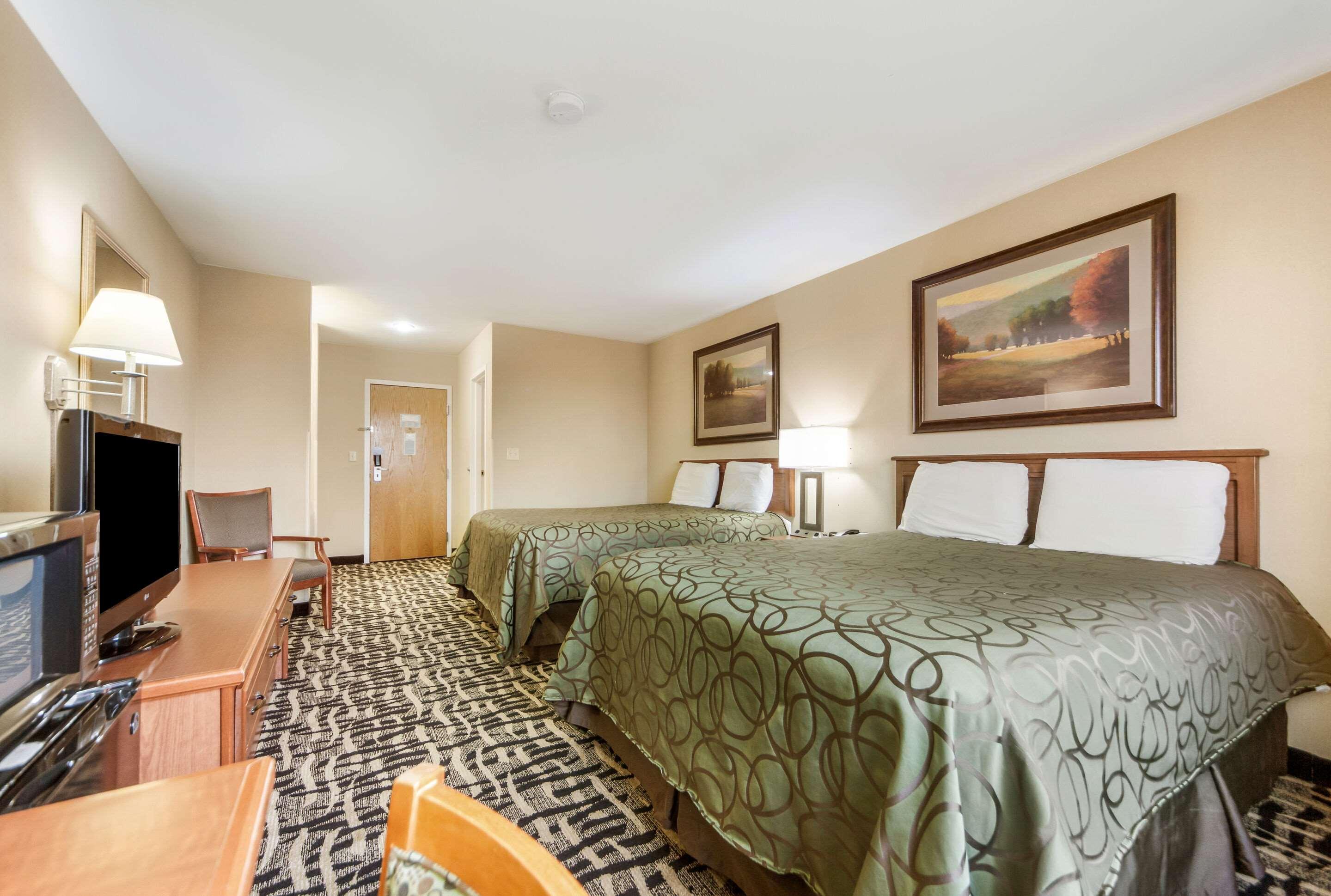 Super 8 By Wyndham Cozad Hotel Bagian luar foto