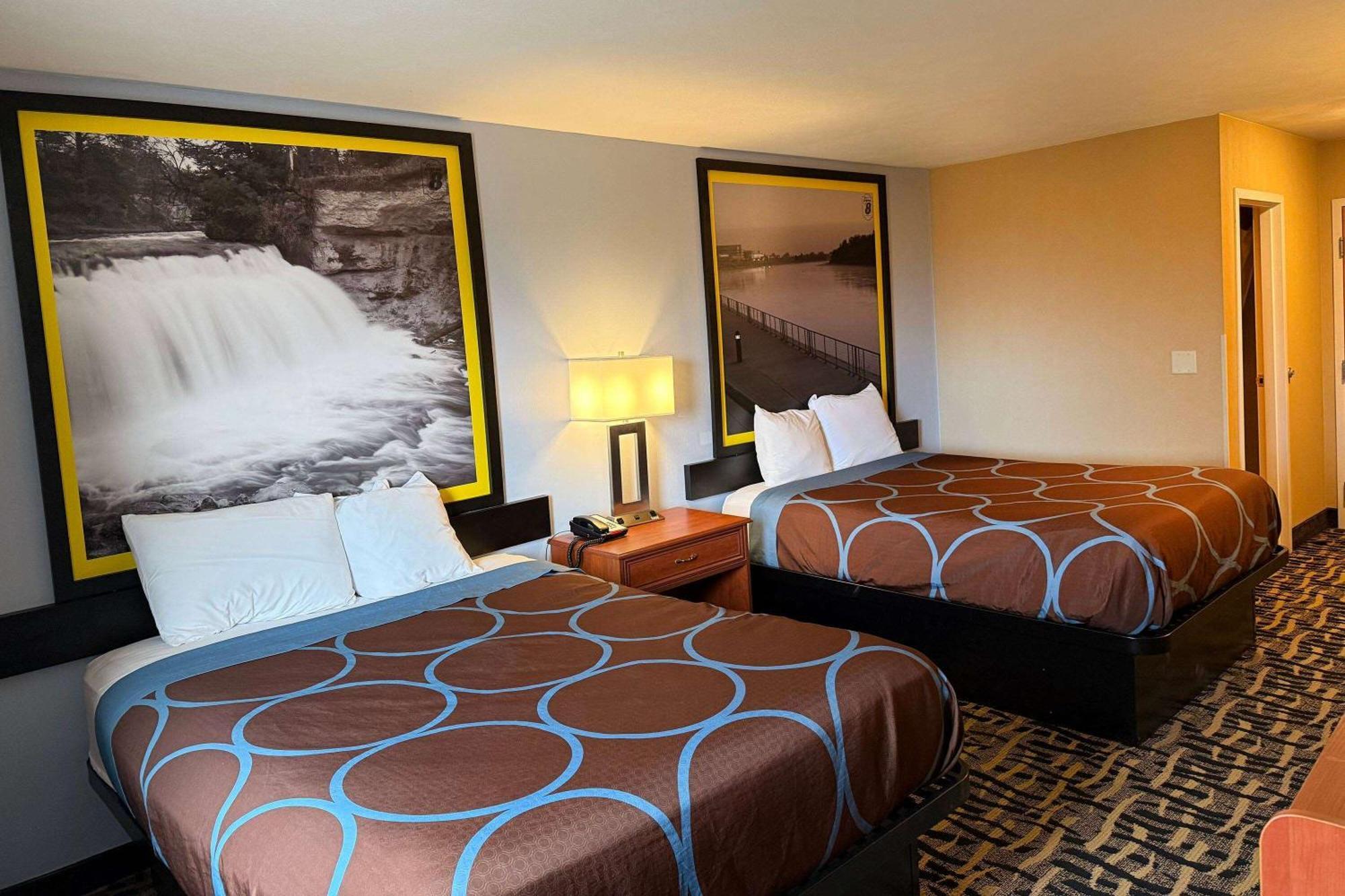 Super 8 By Wyndham Cozad Hotel Bagian luar foto